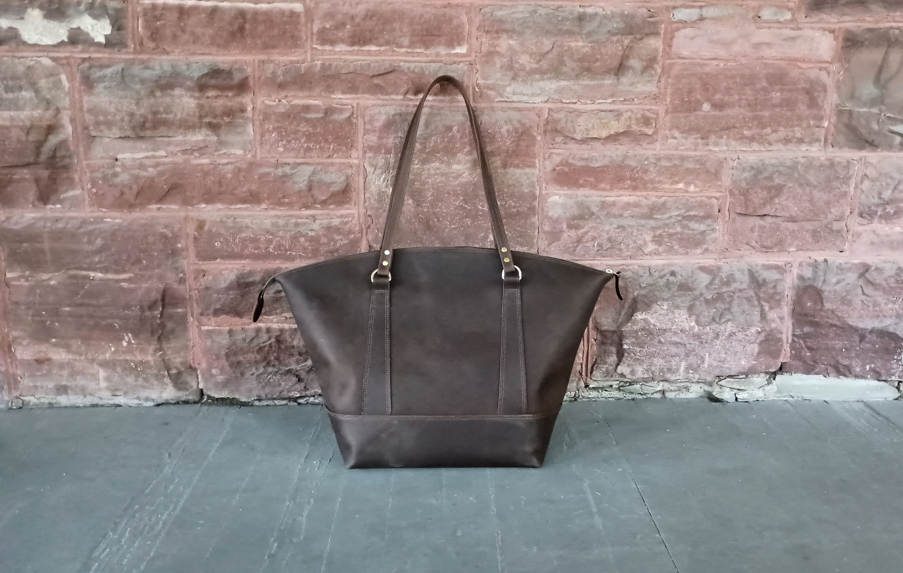 The 'Teagan' fan-top tote