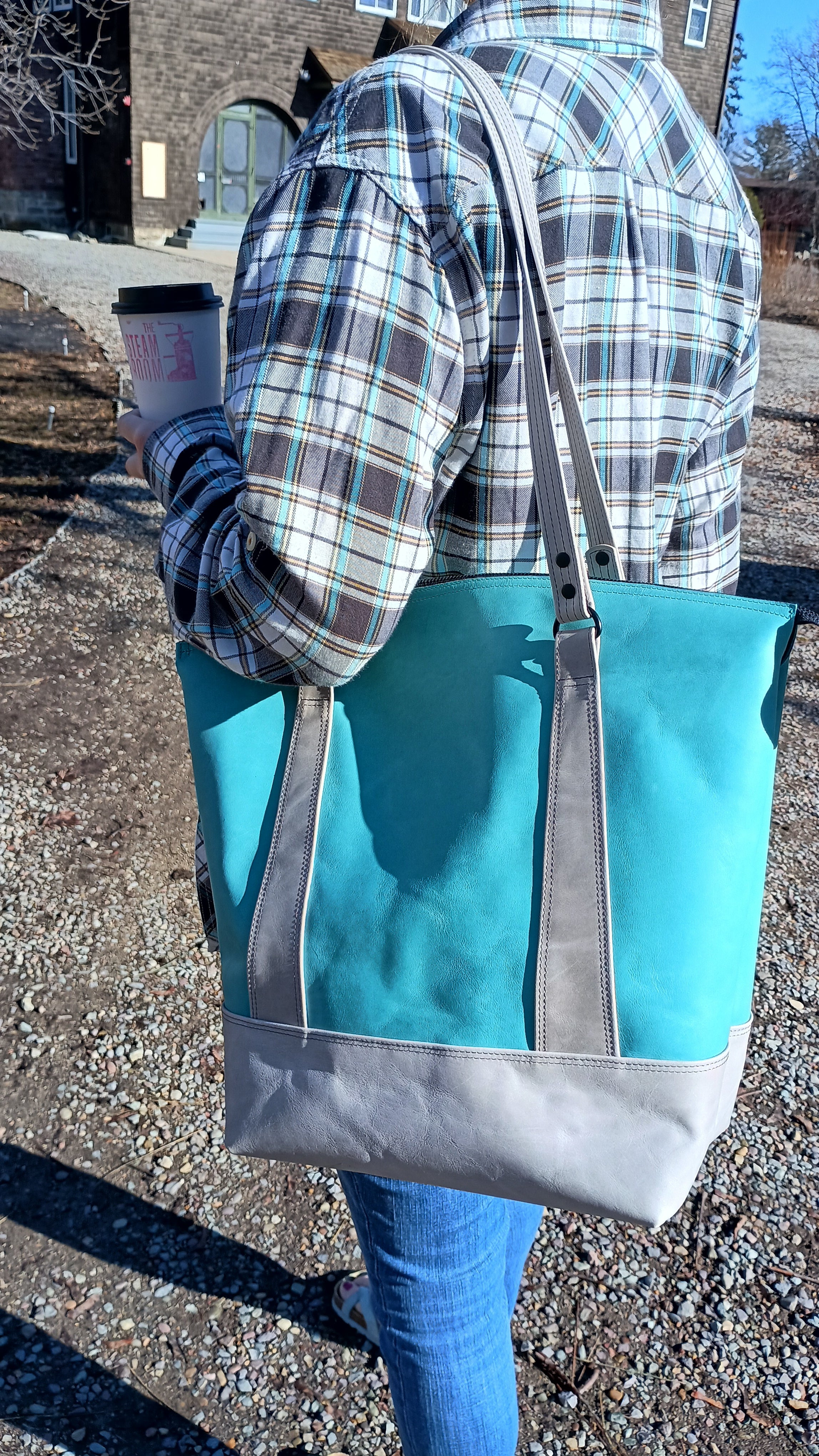 The 'Teagan' fan-top tote