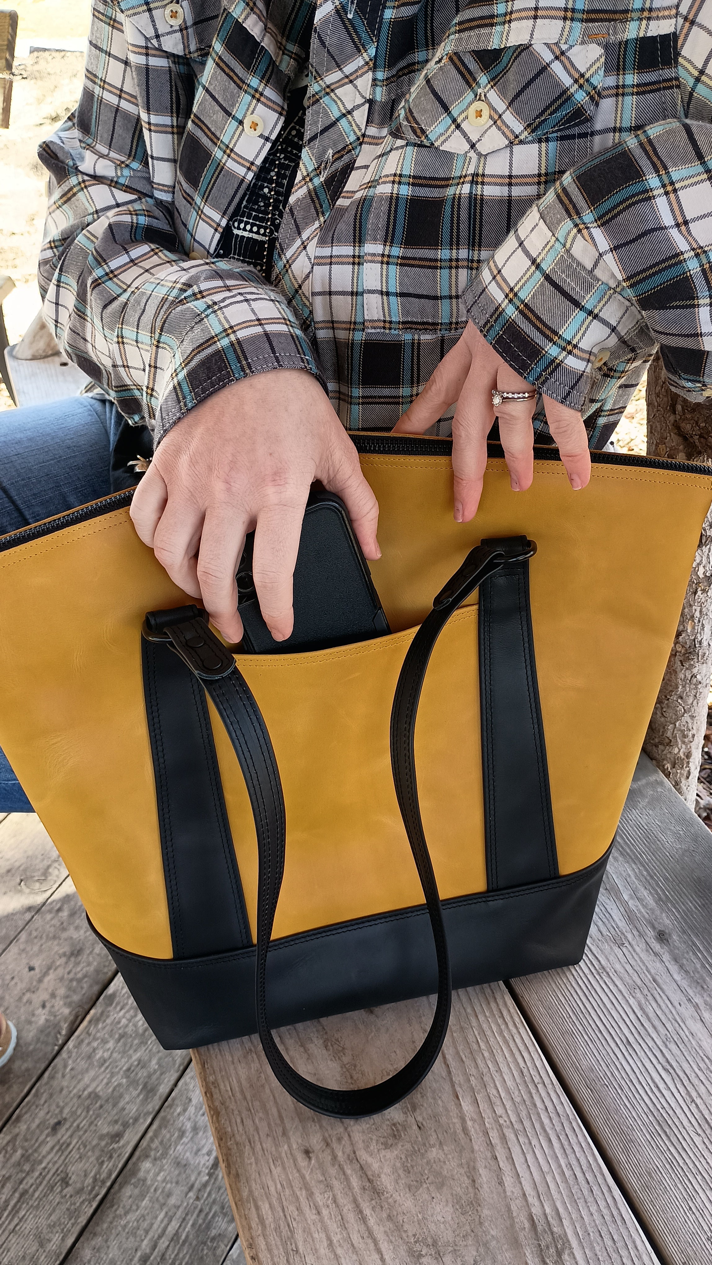 The 'Teagan' fan-top tote
