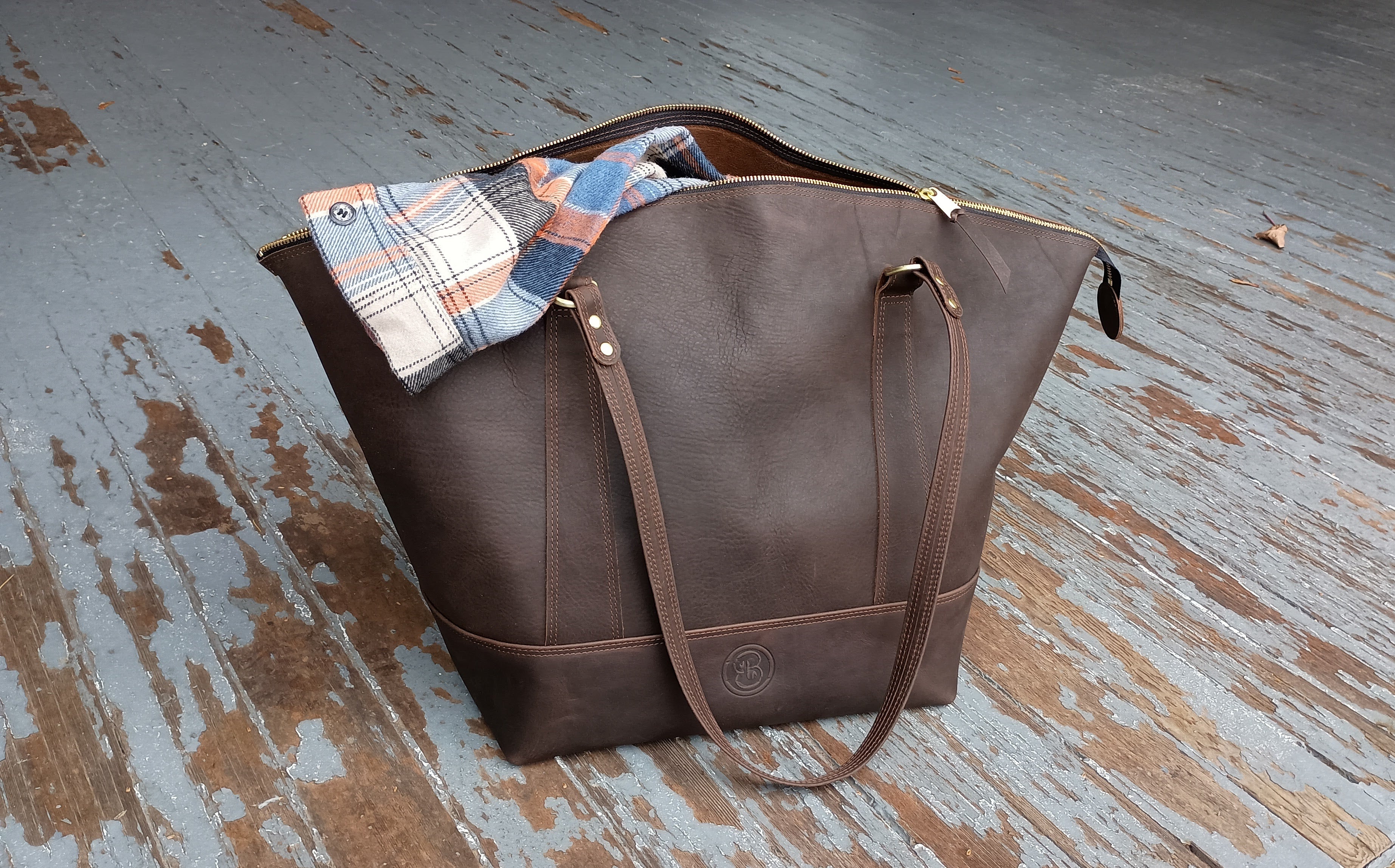 The 'Teagan' fan-top tote
